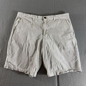 Gap Shorts Mens 34 Gray Striped Bermuda Flat Front Mid Rise‎ Outdoor Preppy